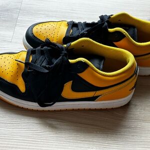 Nike Black and Yellow Men's Sneakers